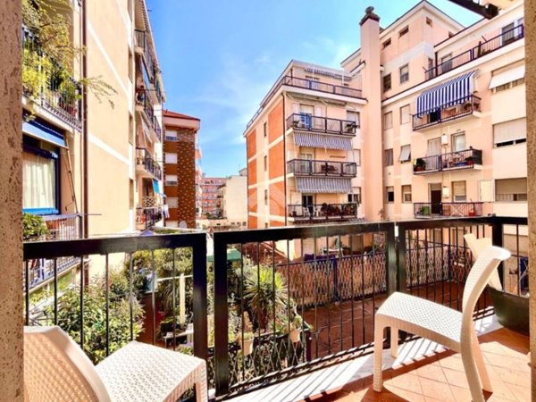 appartamento in vendita ad Albenga in zona Vadino