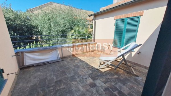 casale in vendita ad Albenga in zona Campochiesa
