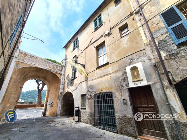 locale di sgombero in vendita ad Albenga