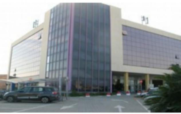 locale commerciale in vendita ad Albenga
