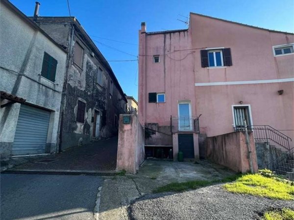 casa indipendente in vendita ad Albenga in zona San Fedele
