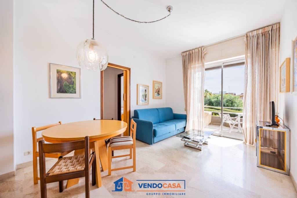 appartamento in vendita ad Albenga in zona Vadino