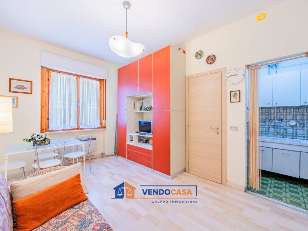 appartamento in vendita ad Albenga in zona Vadino