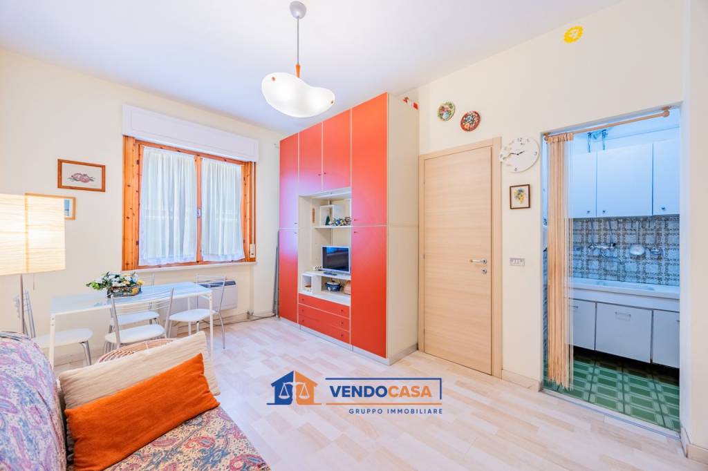 appartamento in vendita ad Albenga in zona Vadino