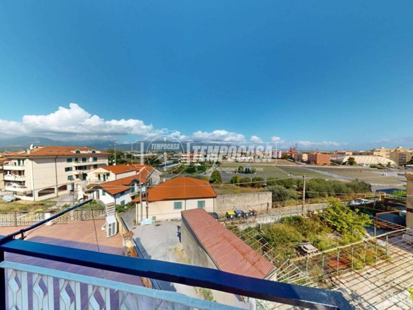 appartamento in vendita ad Albenga in zona Vadino