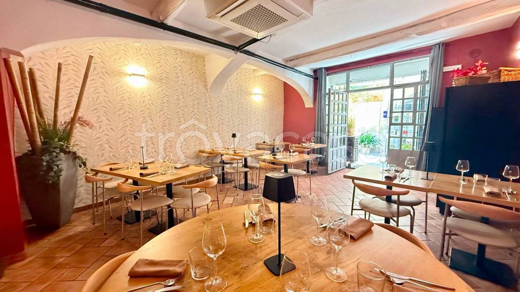 negozio in vendita ad Albenga