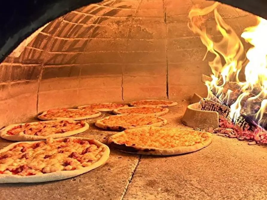 locale commerciale in vendita ad Albenga