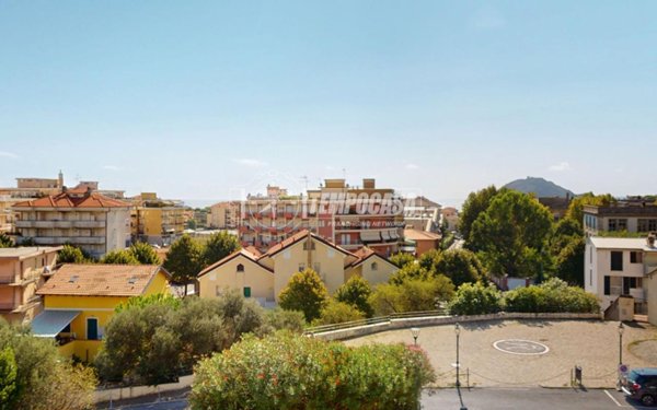appartamento in vendita ad Albenga in zona Vadino