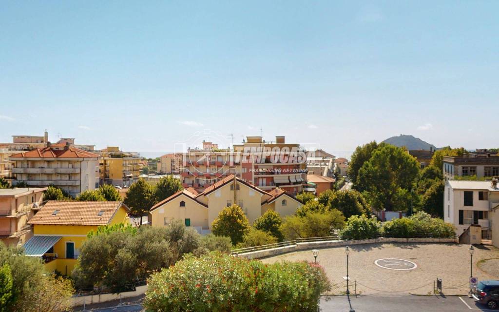 appartamento in vendita ad Albenga in zona Vadino