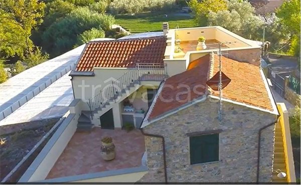 appartamento in vendita ad Albenga in zona Campochiesa