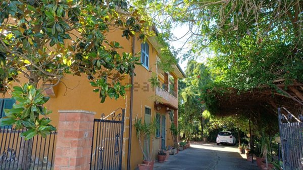 casa indipendente in vendita ad Albenga