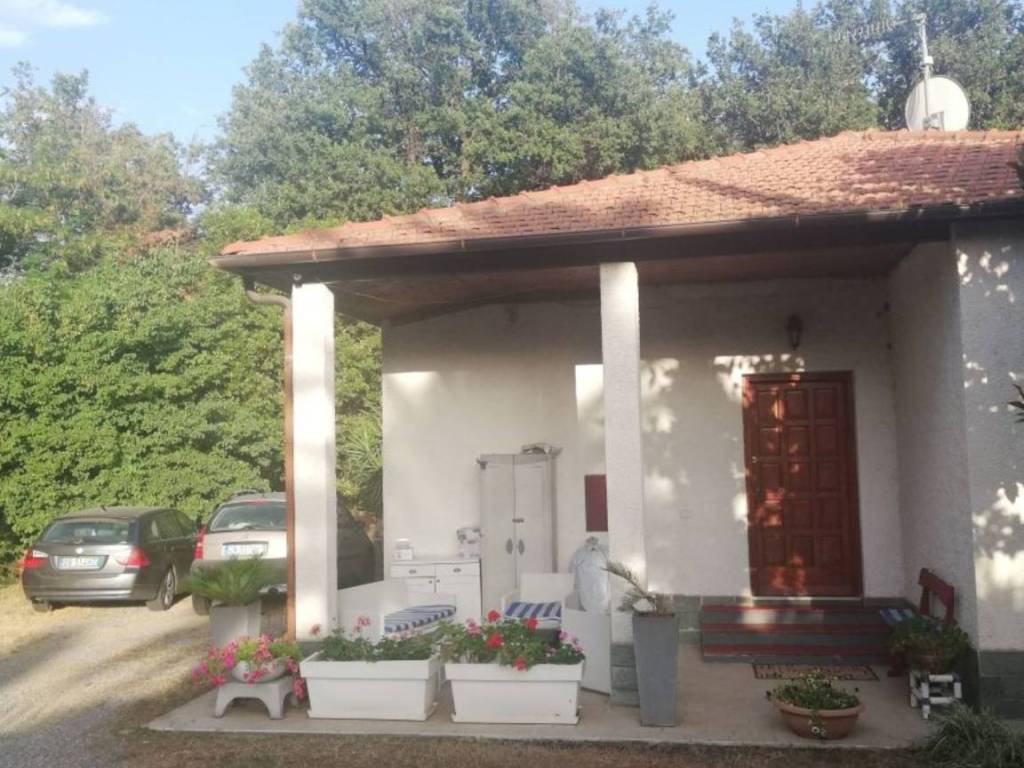 casa indipendente in vendita ad Albenga