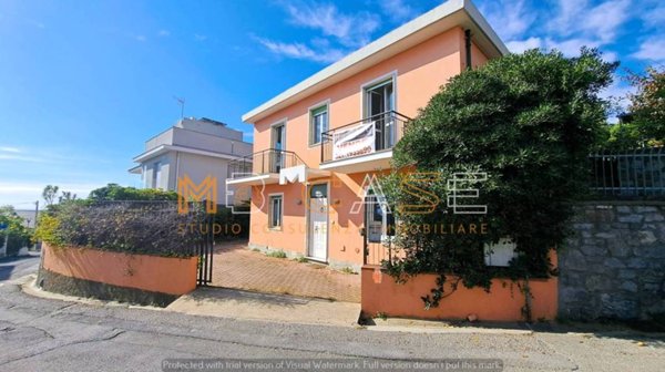 casa indipendente in vendita ad Albenga
