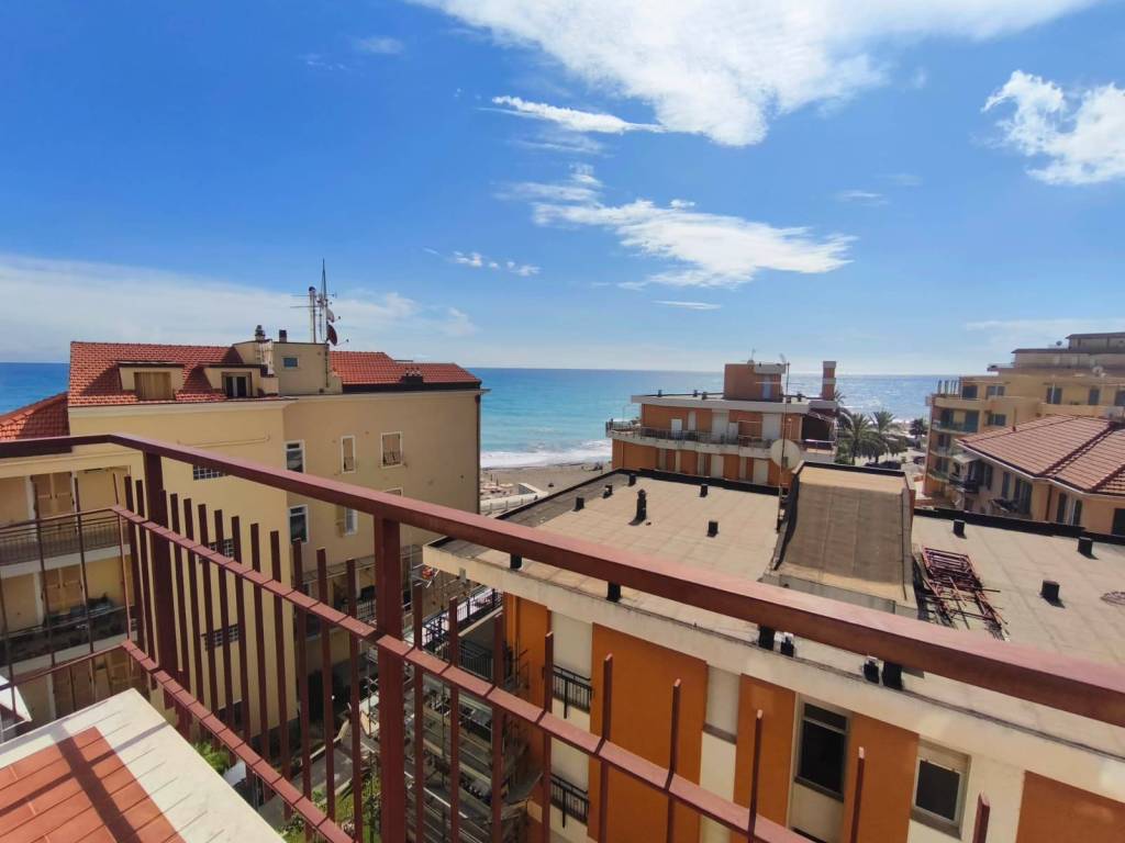 appartamento in vendita ad Albenga