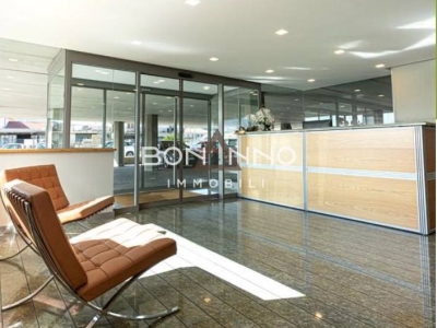 ufficio in vendita ad Albenga in zona Leca