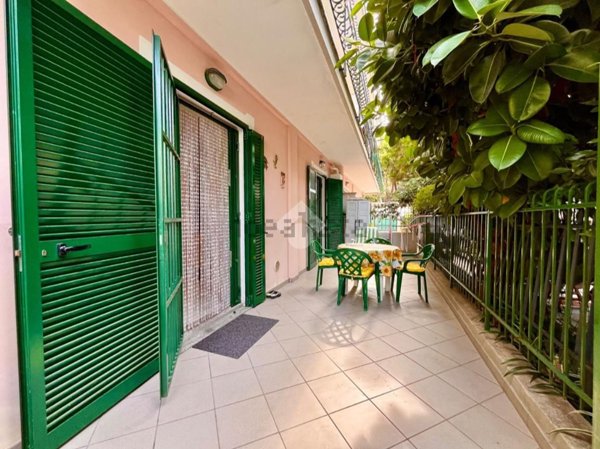 appartamento in vendita ad Albenga in zona Vadino