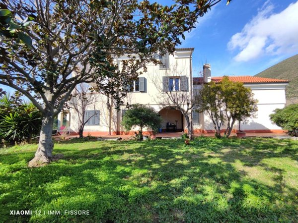 casa indipendente in vendita ad Albenga
