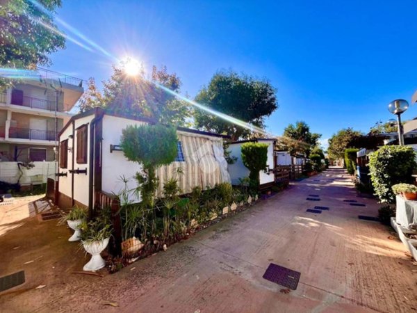 casa indipendente in vendita ad Albenga