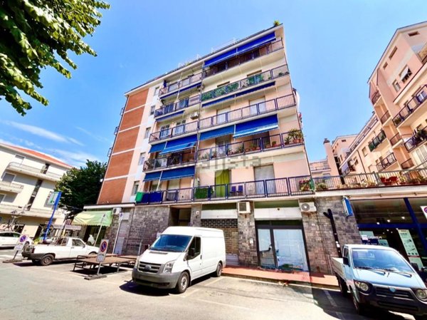appartamento in vendita ad Albenga in zona Vadino