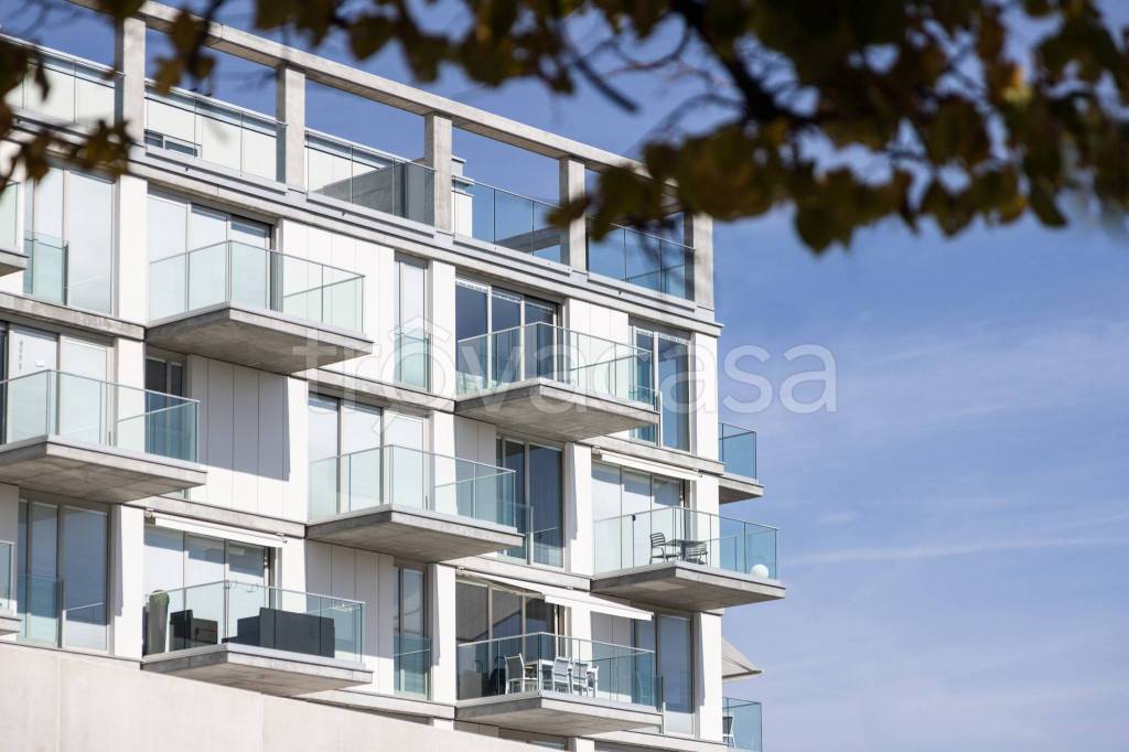 negozio in vendita ad Albenga