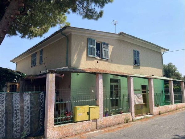 casa indipendente in vendita ad Albenga