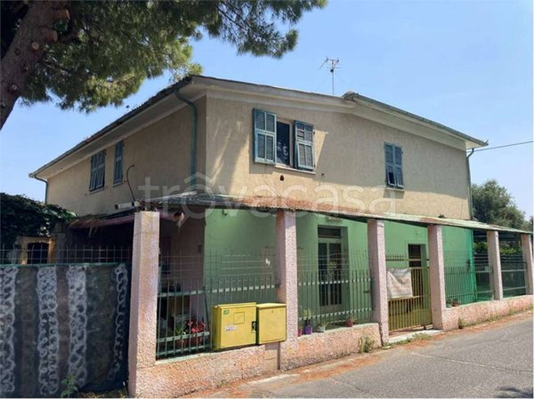 casa indipendente in vendita ad Albenga