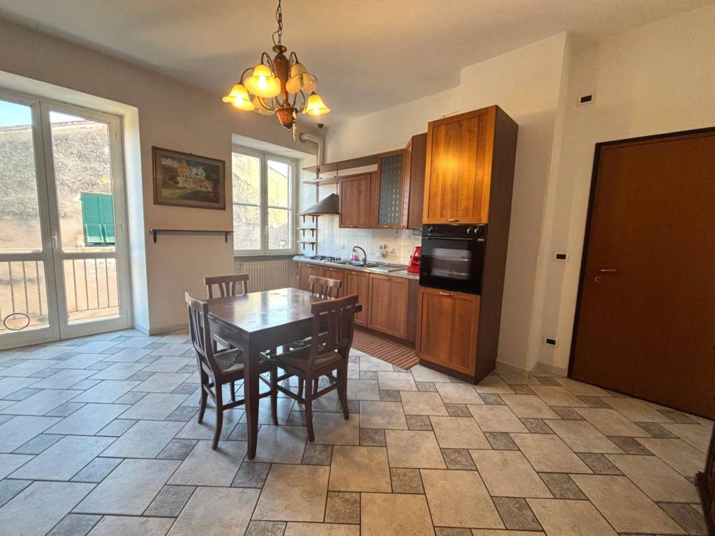 appartamento in vendita ad Albenga in zona Leca