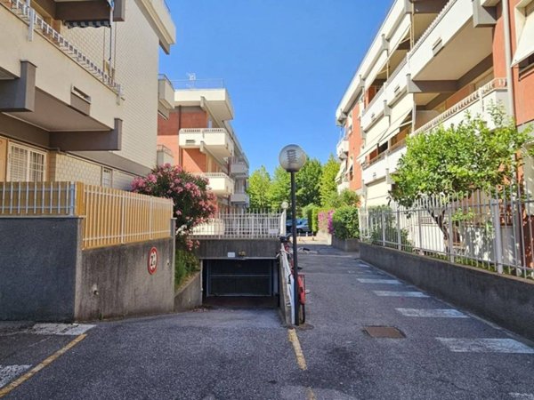 locale di sgombero in vendita ad Albenga
