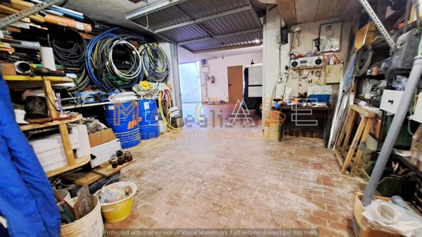 locale di sgombero in vendita ad Albenga in zona Campochiesa