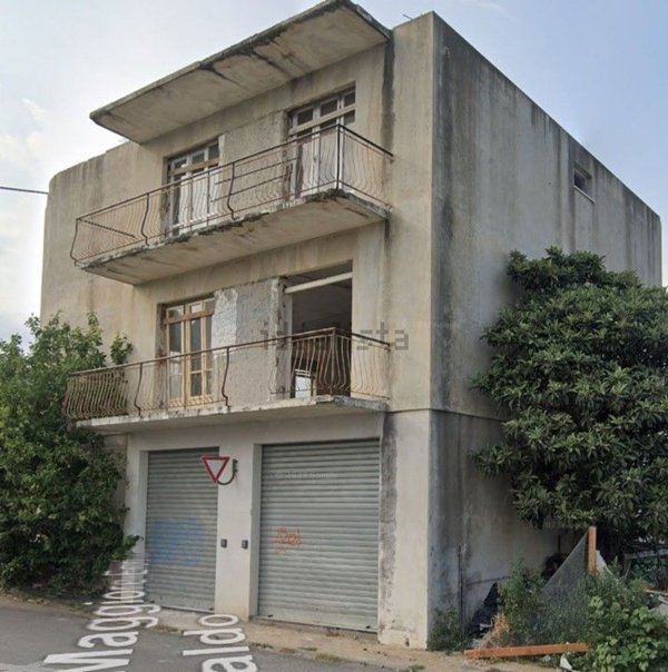 casa indipendente in vendita ad Albenga in zona Bastia