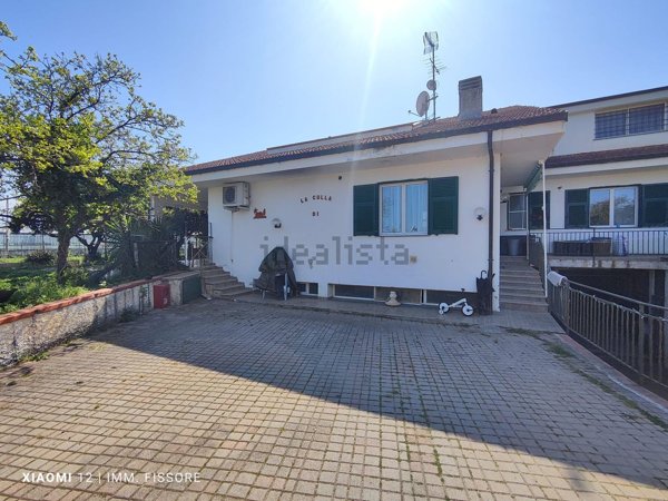 casa indipendente in vendita ad Albenga in zona Campochiesa