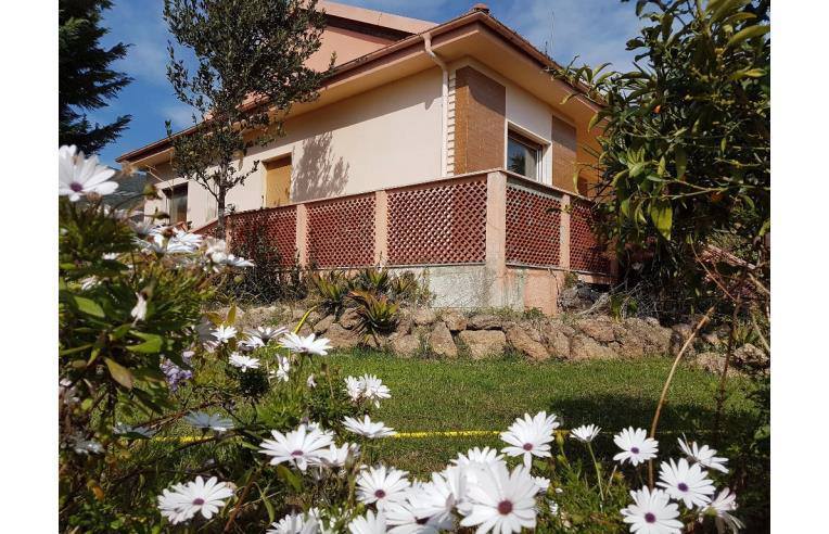 casa indipendente in vendita ad Albenga in zona Salea