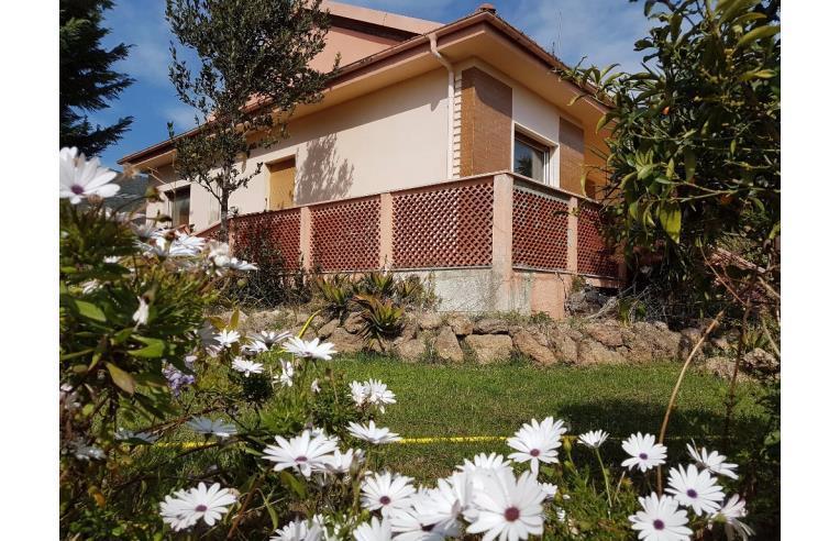 casa indipendente in vendita ad Albenga in zona Salea