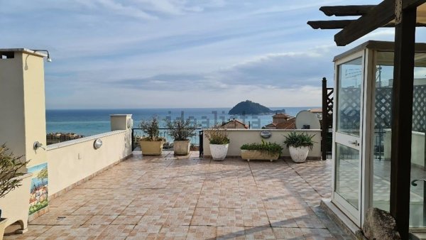 appartamento in vendita ad Albenga