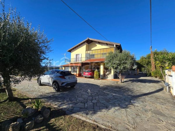 appartamento in vendita ad Albenga