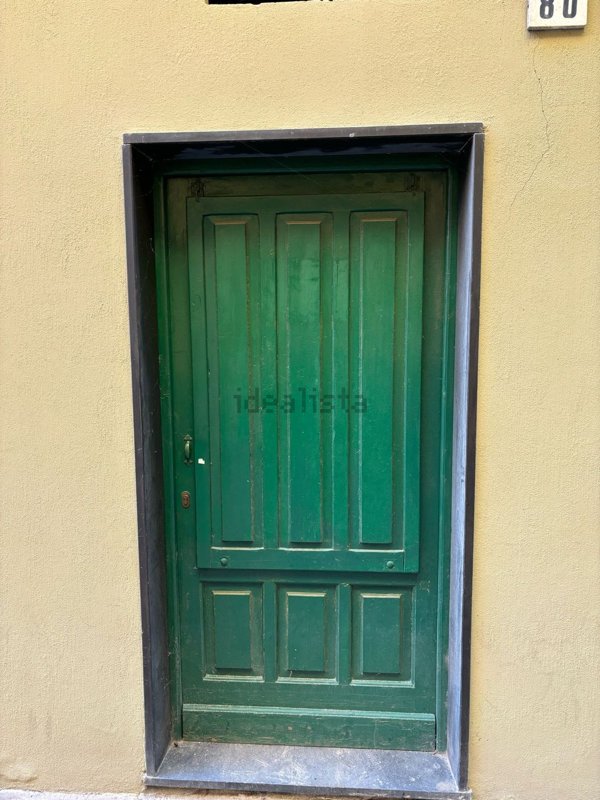 locale commerciale in vendita ad Albenga