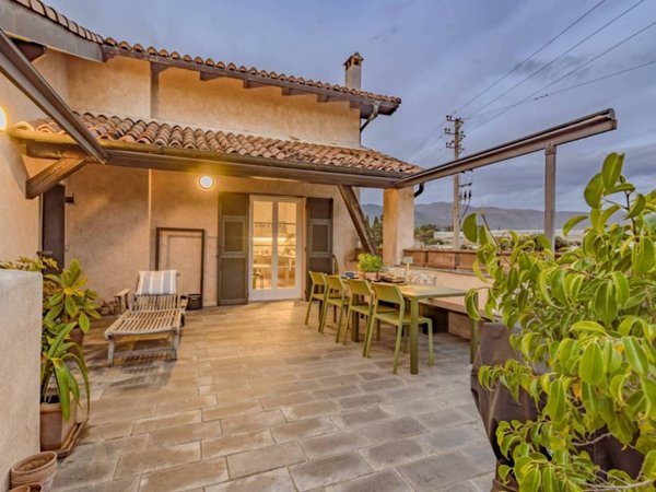 appartamento in vendita ad Albenga in zona Leca