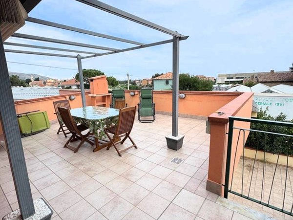 appartamento in vendita ad Albenga in zona Campochiesa