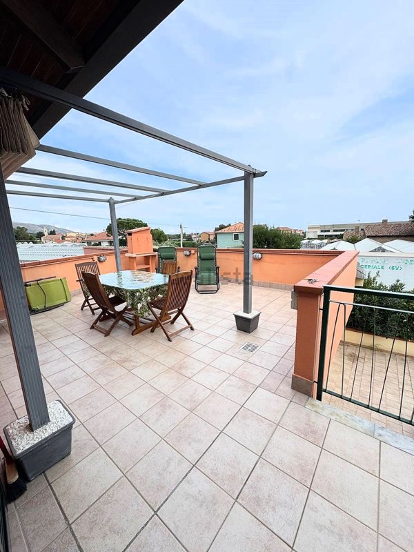 appartamento in vendita ad Albenga in zona Campochiesa