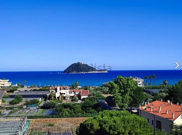 appartamento in vendita ad Albenga