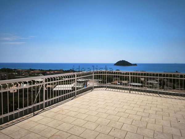 appartamento in vendita ad Albenga