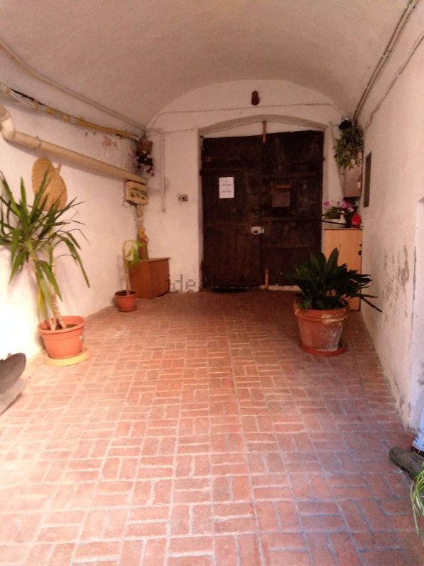 appartamento in vendita ad Albenga in zona Lusignano