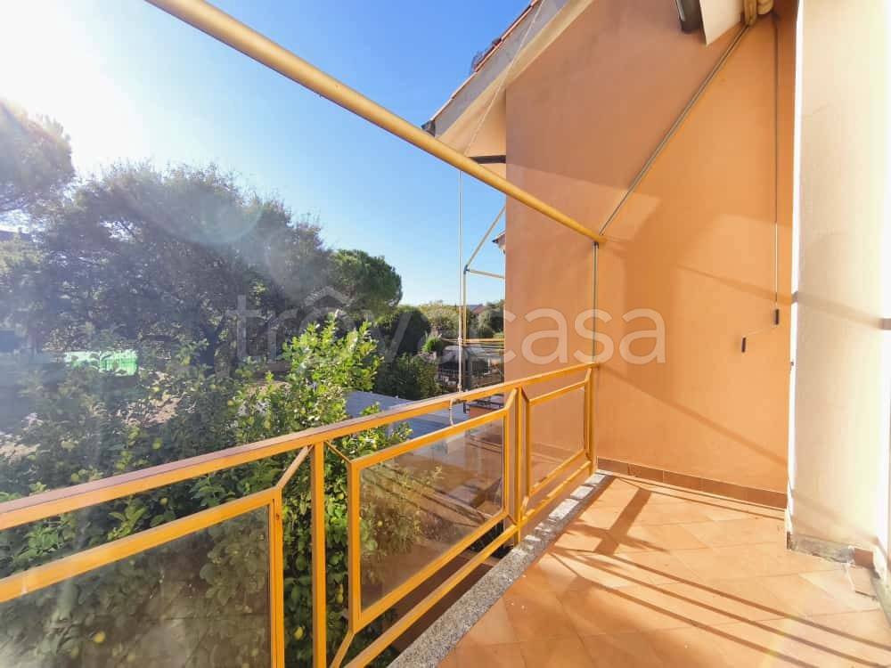 casa indipendente in vendita ad Albenga in zona Campochiesa