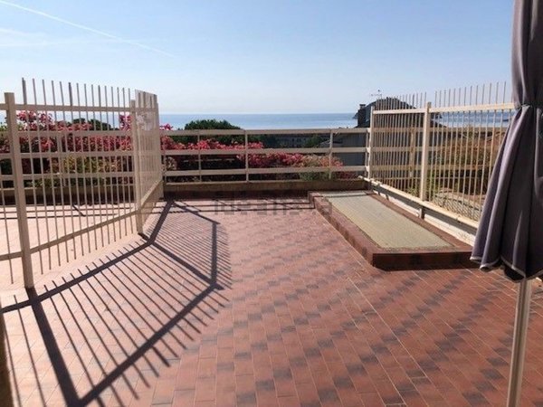 appartamento in vendita ad Albenga in zona Vadino
