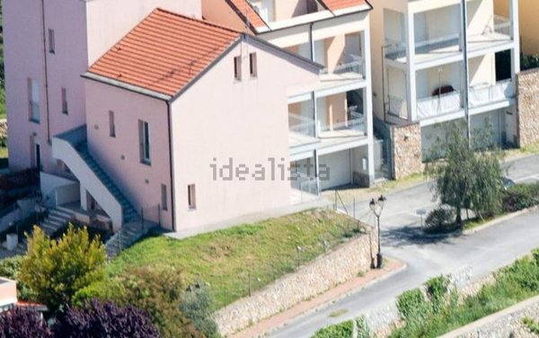 appartamento in vendita ad Albenga in zona Lusignano