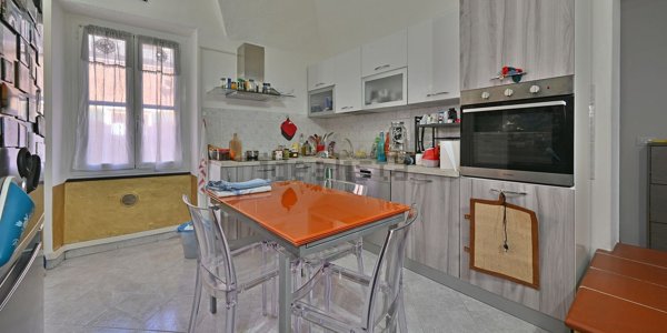 appartamento in vendita ad Albenga in zona Leca