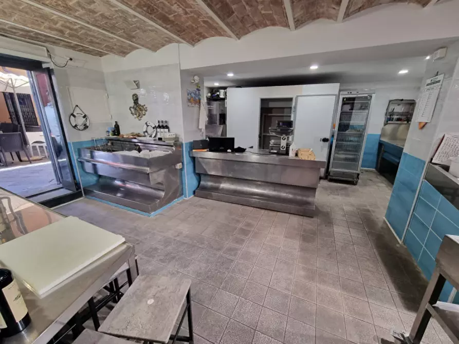 negozio in vendita ad Albenga