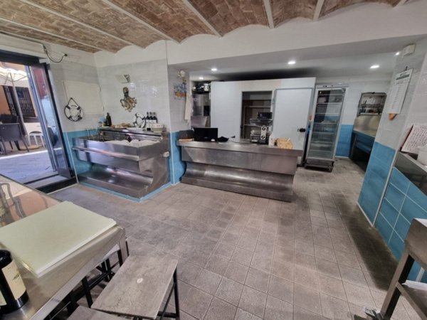 negozio in vendita ad Albenga