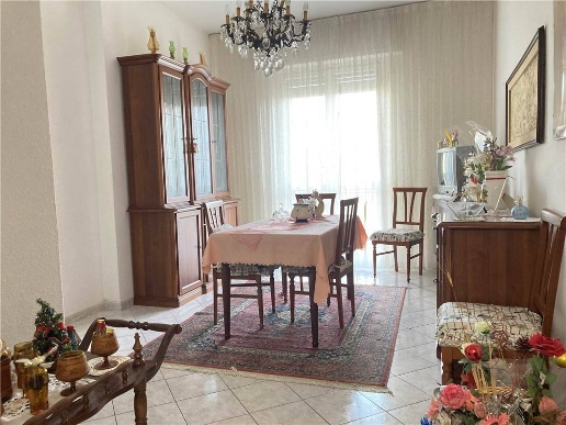 appartamento in vendita ad Albenga in zona Vadino