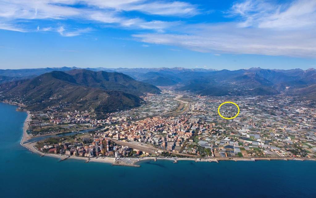 casa indipendente in vendita ad Albenga